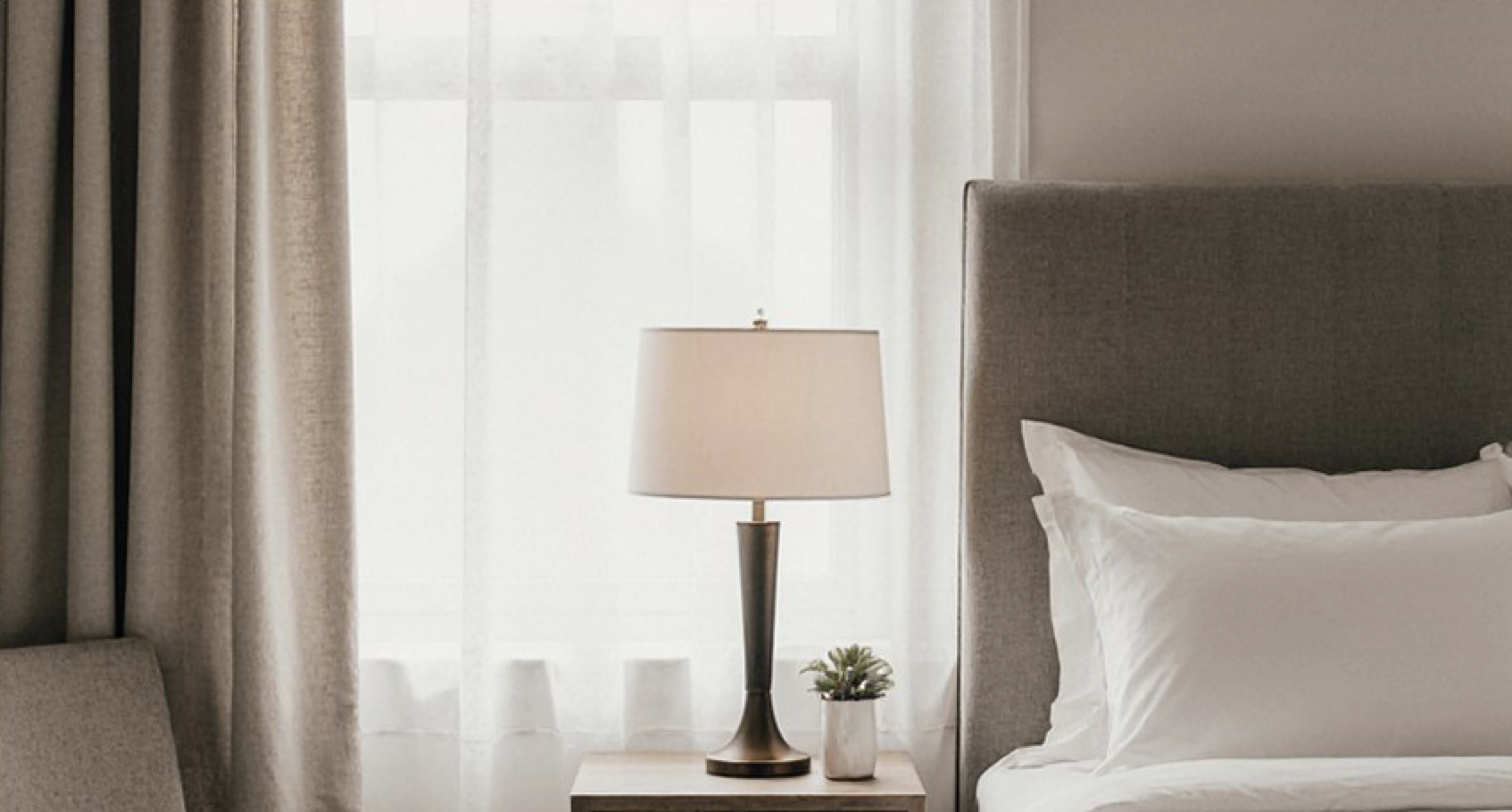 Номер люкс с 1 двуспальной кроватью (цокольный этаж, без окна)